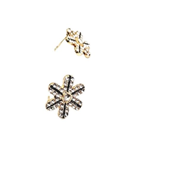 💖 2/$30 Gold tone Flower Rhinestone Cute small dainty Stud cocktail Earrings - Picture 7 of 8